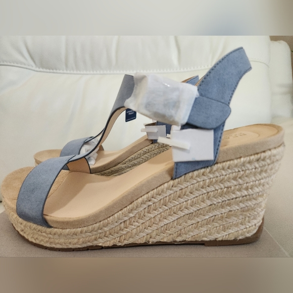 KENNETH COLE REACTIONWomen's Card Wedge Espadrille Sandals - Picture 3 of 7